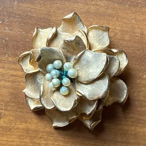Marvella vintage brooch pin gold